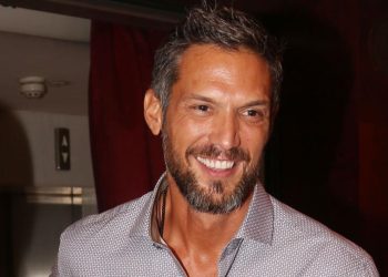 Διάρρηξη σοκ στο σπίτι του Αλέξανδρου Παρθένη στη Βουλιαγμένη – Λεία χιλιάδων ευρώ για τους δράστες