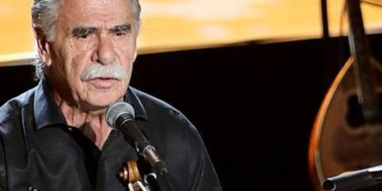 Βασίλης Σκουλάς – «Χαμογέλα» Νέο Τραγούδι & Music Video