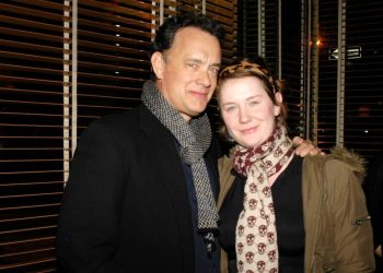 Συγκλονίζει η κόρη του Τομ Χανκς, Ελίζαμπεθ – Μιλά για “βίαια” παιδικά χρόνια από την μητέρα της