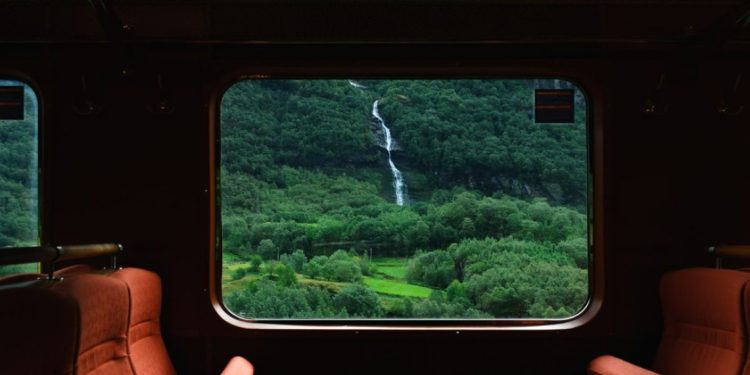 Έφηβος από τη Γερμανία ζει σε τρένο – Παράτησε τα πάντα στα 16 του για μια ζωή στις ράγες