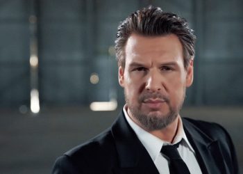 Κυκλοφόρησε στο Youtube Πάνος Κιάμος – «Δύση και Ανατολή»