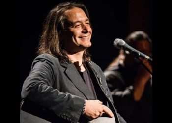 Ο Γιάννης Κότσιρας επιστρέφει με ένα τραγούδι που ήρθε για να αγαπηθεί!