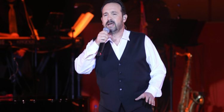 O Κώστας Μακεδόνας στην Ταράτσα του Λαμπέτη «Καλοκαίρι Αλλιώς» Πέμπτη 12 Ιουνίου