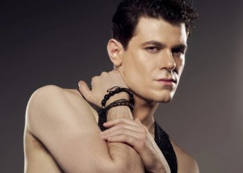 Eurovision 2025: Απόψε ο πρώτος ημιτελικός – Ο Theo Evan κλείνει το σόου για την Κύπρο με το “Shh”
