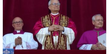 Ιστορική εκλογή στο Βατικανό: Νέος Πάπας ο Αμερικανός Ρόμπερτ Φράνσις Πρεβόστ
