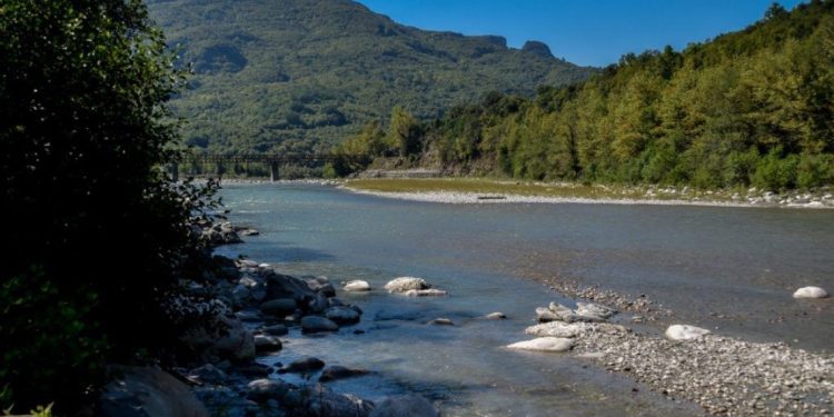 Άραχθος: Μάχη για τη ζωή δύο παιδιών – Συγκλονιστική κινητοποίηση από φίλους και περαστικούς