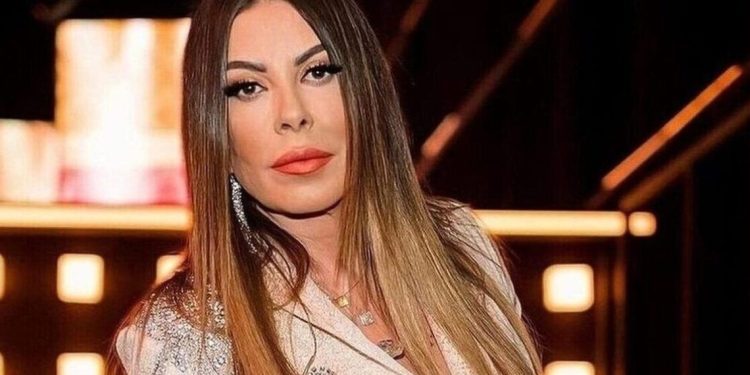 Η Άντζελα Δημητρίου, η «Λαίδη του ελληνικού τραγουδιού», δηλώνει «Και Μην Ακούσω Τίποτα»