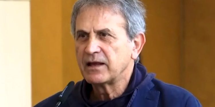 Γιώργος Νταλάρας: «Αμφισβητούνται τα αυτονόητα στη χώρα μας»