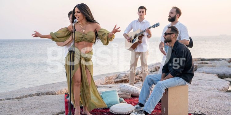Κέλλυ Κελεκίδου ft. Ayman – «Summer Medley»