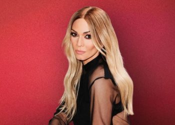 ΕΛΛΗ ΚΟΚΚΙΝΟΥ — ΦΟΙΒΟΣ❝ΚΑΠΟΙΑ ΠΟΥ ΔΕΝ ΑΓΑΠΑΣ❞