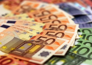 Αλλάζουν τα χαρτονομίσματα ευρώ: Νέα σχέδια με έμφαση στον πολιτισμό και τη φύση