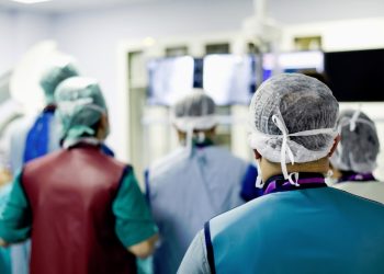 Ζωντάνεψε πριν φτάσει η νεκροφόρα: Απίστευτο περιστατικό με 78χρονο στην Ιταλία