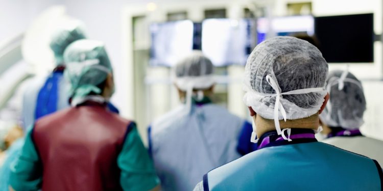 Ζωντάνεψε πριν φτάσει η νεκροφόρα: Απίστευτο περιστατικό με 78χρονο στην Ιταλία