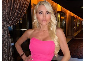 «Χαμός στα social media με την Παναγιώταρου: Ερμηνεία τραγουδιού προκάλεσε έντονες αντιδράσεις»