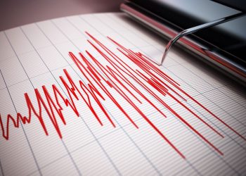 Ισχυρός σεισμός στη Ρωσία προκαλεί προειδοποίηση για τσουνάμι