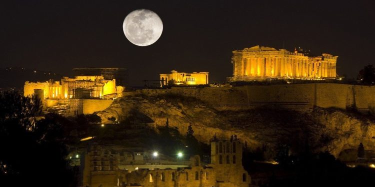 Αυγουστιάτικη Πανσέληνος στο Μουσείο Ακρόπολης: Ανοιχτά μέχρι τα Μεσάνυχτα για μια Μοναδική Νυχτερινή Εμπειρία