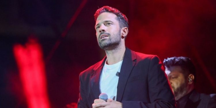 Κωνσταντίνος Αργυρός: Ενός λεπτού σιγή για τον Γιάννη Αρτόπουλο – Συγκλονιστική στιγμή μπροστά σε χιλιάδες κόσμου