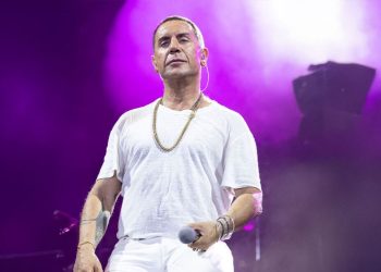 Γιώργος Μαζωνάκης: «Ίσως να Είμαι Τρελός» αλλά.. – Η πρώτη Ανάρτηση που προκάλεσε συζητήσεις