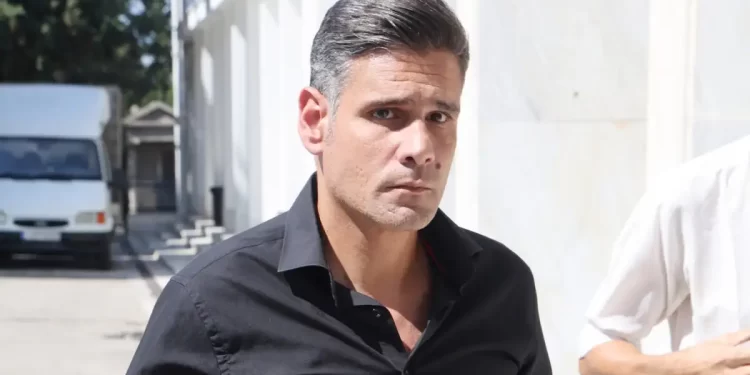 Ο Δημήτρης Ουγγαρέζος στο zappit.gr: «Μου λείπουν πάρα πολύ οι γονείς μου, κάνω ότι έκαναν και κάθε χρονιά μου λείπουν και περισσότερο»