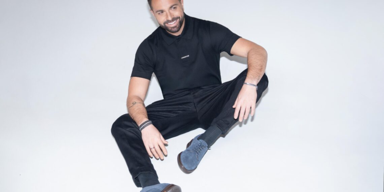 Ηλίας Βρεττός: τριπλές live εμφανίσεις σε Ελλάδα και Κύπρο