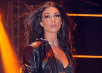 Η Ήβη Αδάμου αποθεώθηκε στη Θεσσαλονίκη δίπλα στο Νίκο Οικονομόπουλο – Εικόνες και βίντεο