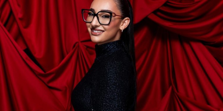 Η μοναδική Klavdia συνεργάζεται με τον superstar παραγωγό από τη Ρουμανία Edward Maya