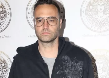 Κώστας Φραγκολιάς: «Δεν με προσεγγίζουν γυναίκες, είμαι λίγο παράξενος, περίεργος, απρόσιτος»