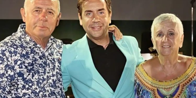 «Σοκ με τον Γιώργο Μαζωνάκη: Καταγγελίες για αλόγιστη χρήση ουσιών και ψυχολογική κατάρρευση – Αγωνία της οικογένειας για την υγεία του»