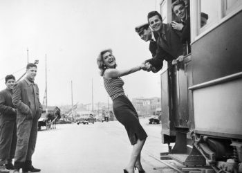 Μάνος Χατζιδάκις:100 χρόνια από τη γέννησή του στο Μέγαρο Μουσικής. Προβολή ταινιών.