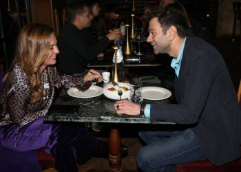 Δεν θα το ξεχάσω ποτέ: Ο Τάσος Ιορδανίδης για τη φορά που τα παιδιά του τον είδαν να παίζει στο θέατρο με τη σύζυγό του