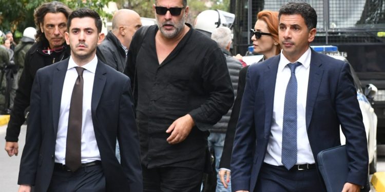 Βασίλης Μπισμπίκης: Η θέση των δικηγόρων του. Χωρίς κουβέντα ο ηθοποιός