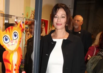 Δωροθέα Μερκούρη: «Το long Covid μου άφησε συμπτώματα κατάθλιψης και κόβεται η ανάσα μου»