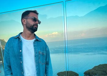 Συγκλονίζει ο Ηλίας Βρεττός: «Αισθάνθηκα πολύ έντονα και δυνατά το άγγιγμα του Θεού»
