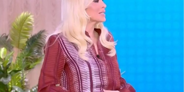 Κατερίνα Καινούργιου: «Από τις 10 πεινάω… πεινάμε» – Η στιγμή που πιάνει την κοιλιά της