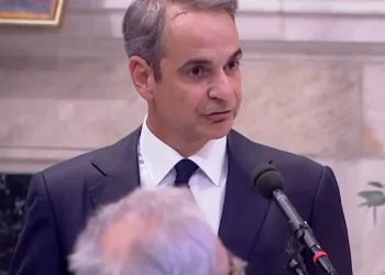 Κηδεία Διονύση Σαββόπουλου – Κυριάκος Μητσοτάκης: «Δεν είμαι εδώ μόνο ως φίλος και θαυμαστής του, αλλά έχω χρέος προς ένα σπουδαίο Έλληνα»