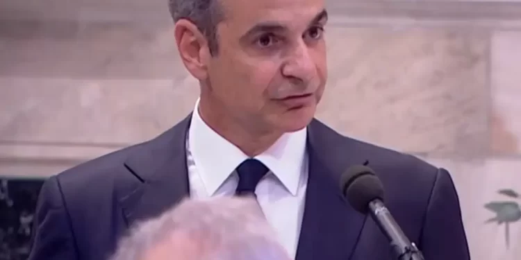 Κηδεία Διονύση Σαββόπουλου – Κυριάκος Μητσοτάκης: «Δεν είμαι εδώ μόνο ως φίλος και θαυμαστής του, αλλά έχω χρέος προς ένα σπουδαίο Έλληνα»