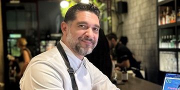 Πάνος Ιωαννίδης: Οικογενειακή απόδραση στο Πήλιο με τη σύντροφό του και τον γιο τους