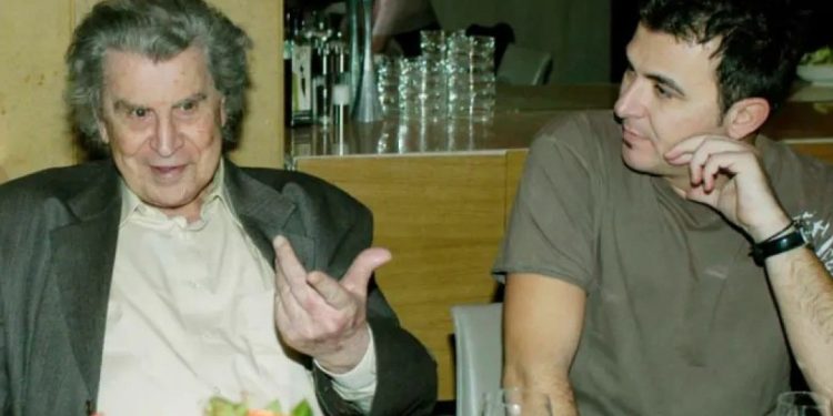 Ο Αντώνης Ρέμος ερμηνεύει Μίκη Θεοδωράκη «Δρόμοι Παλιοί, Δρόμοι Καινούργιοι»