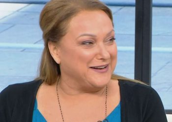 Ρένια Λουιζίδου για τη συμμετοχή της στις «Σέρρες»: «Τρελαίνομαι για τον τρόπο που γράφει ο Καπουτζίδης – Θα το έκανα με τεράστια χαρά έτσι κι αλλιώς»
