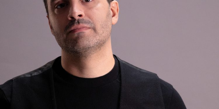 «Όσο κρατάει ένας καφές»Θάνος Ματζίλης