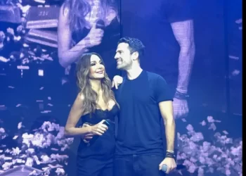 Κωνσταντίνος Αργυρός: Η εμφάνιση – έκπληξη με τη Δέσποινα Βανδή επί σκηνής