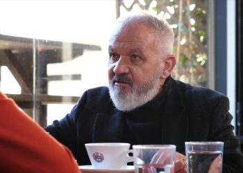 Χρήστος Θηβαίος για Διονύση Σαββόπουλο: Χάσαμε όλοι τον παππού μας που μας έλεγε παραμύθια