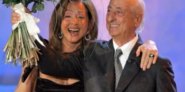 Βίκυ Λέανδρος: Έφυγε από τη ζωή σε ηλικία 102 ετών ο πατέρας της – Είχε γράψει το «Après Toi»