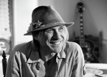 Τοντ Σνάιντερ: Πέθανε ο τραγουδιστής του «Alright Guy» σε ηλικία 59 ετών