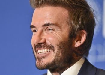 Ο David Beckham Ανακηρύχθηκε Επίσημα Sir από τον Βασιλιά Κάρολο