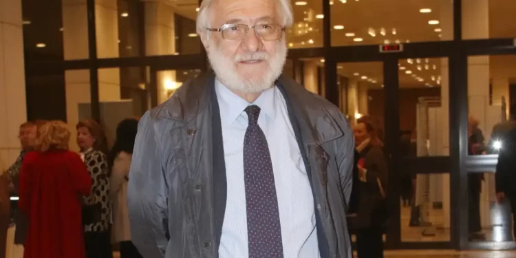 Γιάννης Σμαραγδής: «Είναι γνωστό ότι μάχομαι ενάντια στο θλιβερό κατεστημένο που ελέγχει τον ελληνικό κινηματογράφο»