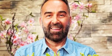 Γρηγόρης Γκουντάρας: «Εμένα αυτό με δυσκόλεψε πιο πολύ, να σε ρωτάνε τα παιδιά αν βρήκες δουλειά»