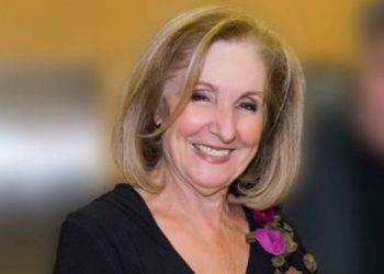 Κάρμεν Ρουγγέρη: «Ήθελα να είμαι βέβαιη ότι θα μείνω για μια ζωή με τον σύζυγο μου και άργησα να κάνω παιδί»