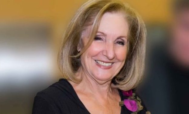 Κάρμεν Ρουγγέρη: «Ήθελα να είμαι βέβαιη ότι θα μείνω για μια ζωή με τον σύζυγο μου και άργησα να κάνω παιδί»