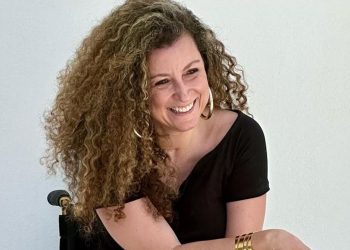 Κατερίνα Βρανά: «Όταν πρωτοείπα τον εαυτό μου ανάπηρη, μια κυρία θίχτηκε πάρα πολύ»